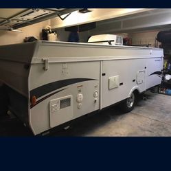 *****BEAUTIFULLY REDONE*** 2009 Fleetwood Niagara Camper/pop Up Trailer
