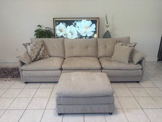 Grey sectional sofa !!! Like new