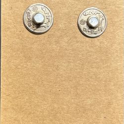 950 silver and opal Stud Earrings.