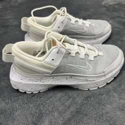 Nike Women’s 5.5 Athletic Shoes in great shape!  