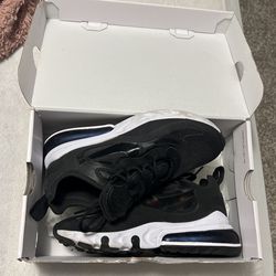 NIKE AIR MAX**size 5.5 Women’s 