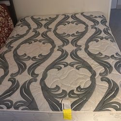 Blue Bell Mattress Queen, Size Good Condition