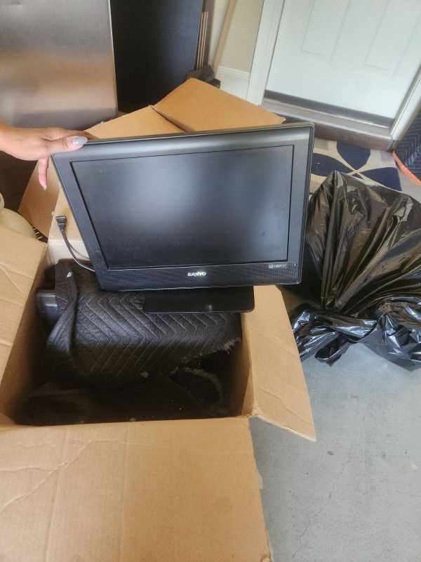 19 Inch Flat Screen TV
