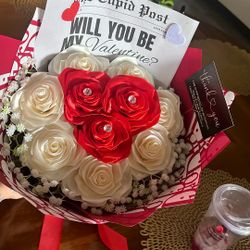 Dior 10 Count Red Heart Rose Bouquet 💐 