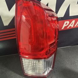2016-2023 Toyota Tacoma Taillight 