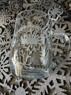 Rare VTG The Trapp Family Lodge’ Heavy Clear Etched 16oz Glass Mug (3.5”X 5.25”)