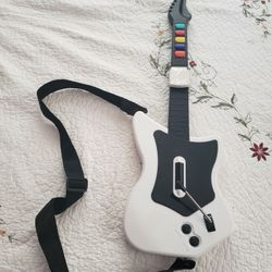 White Ps2 Guitar With Receiver 