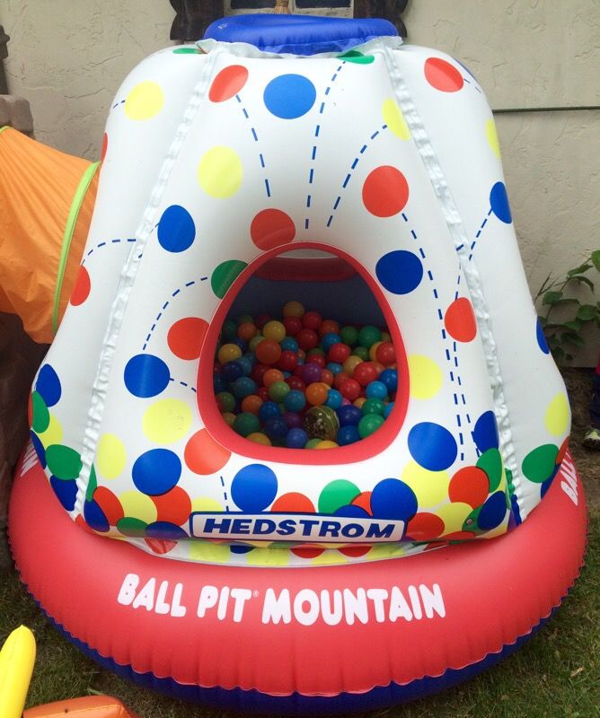 Ball pit mountain inflatable bounce house/ball pit and HUNDREDS of balls!!!