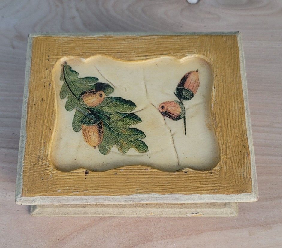 ACORN TRINKET BOX 4.5"×3.5"×1.75