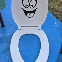 White, Plastic Elongated Toilet Seat, Like NEW. 