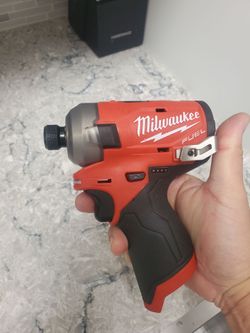 Milwaukee fuel surge 1/4 inch hex impact driver ( Tool only )