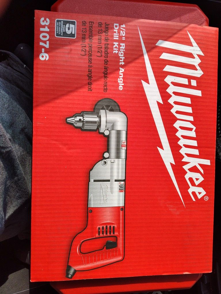 !!!! NEW IN BOX!!!!ilwaukee 1/2 Angle Drill Kit