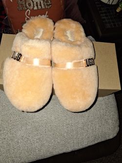 Ladies Brand New UGG Slippers Size 7