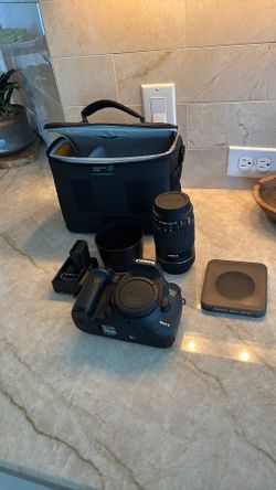 Canon EOS 7D Mark II DSLR camera bundle