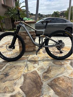 2020 Giant Trance Advanced 2 29er - Medium - Fox Suspension