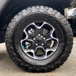 Jeep Wrangler Rubicon OEM Wheels And Tires