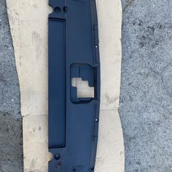 Para De Un Ford Mustang 2016 al 2019 Radiator cover