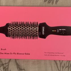 Amika Blowout Babe Thermal Brush NEW