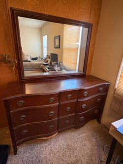 Vanity mirror and dresser