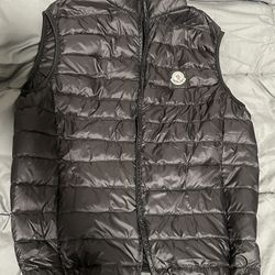 Moncler - Size M 