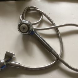 Shower sprayer with variable sprayer settings 