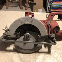 Milwaukee 7 1/4” Worm Drive Saw