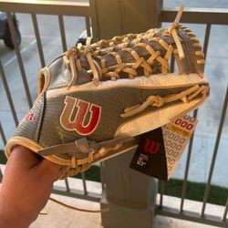 Brand New Wilson A2000