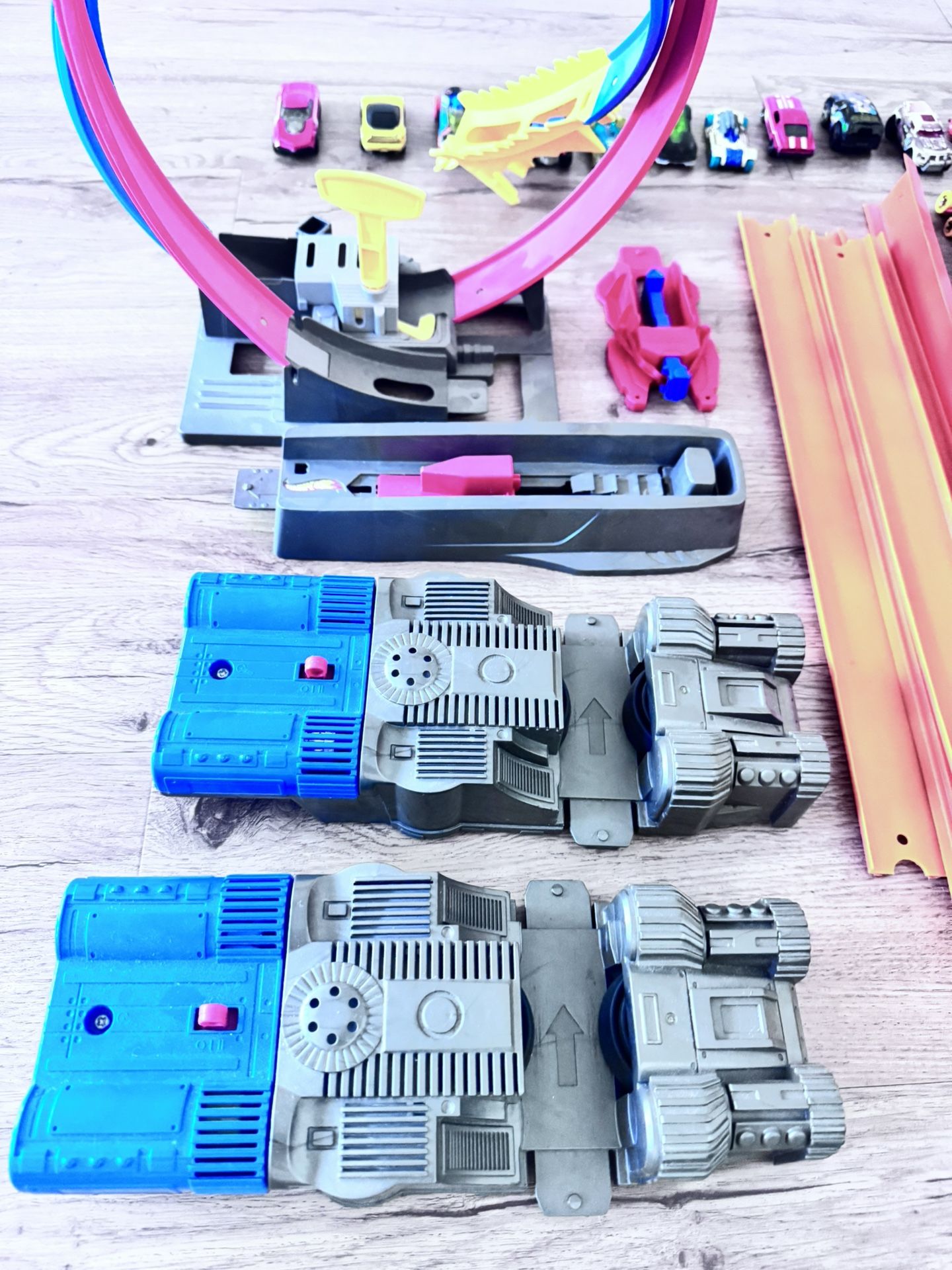 Hot Wheels Tracks And Cars