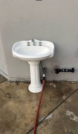 Large pedestal sink