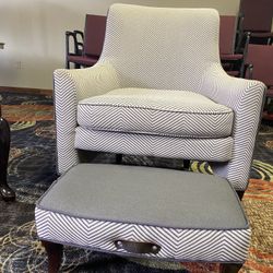 Chair With Foot Rest