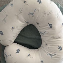 Baby pillow boppy 