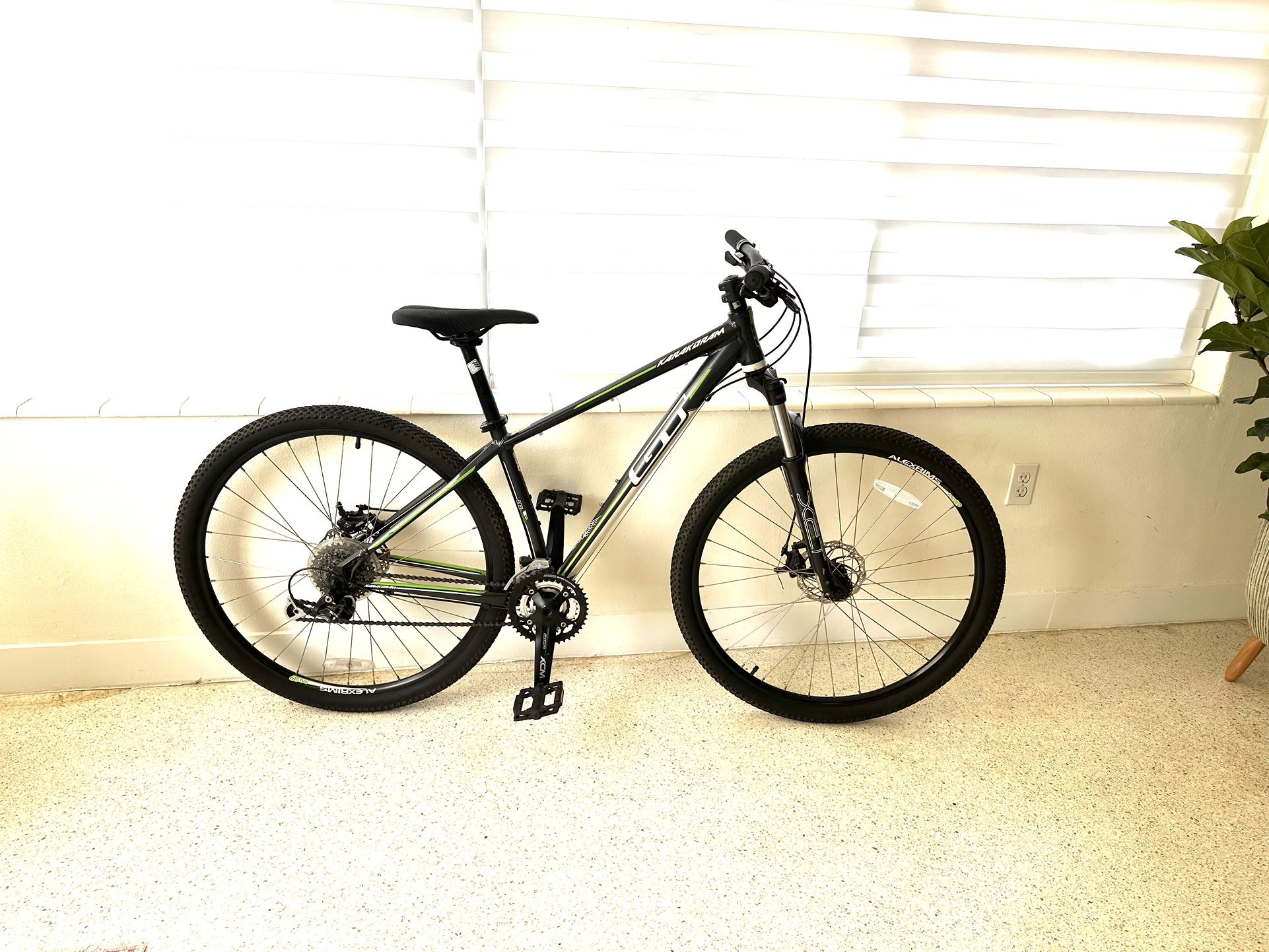 29 Er Mountain Bike GT for Sale in Hollywood, FL OfferUp