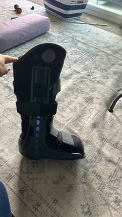 Medical boot for foot/ankle