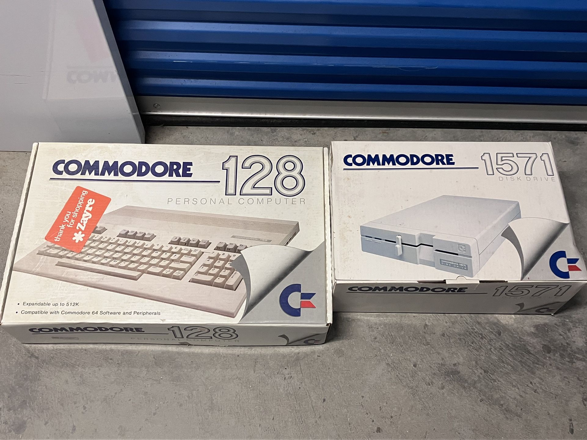 Commodore 128 Computer With 1571 Disk Drive Very Good Condition in Original Box