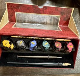 Authentic Models “Palette for Pens 2” writing set.