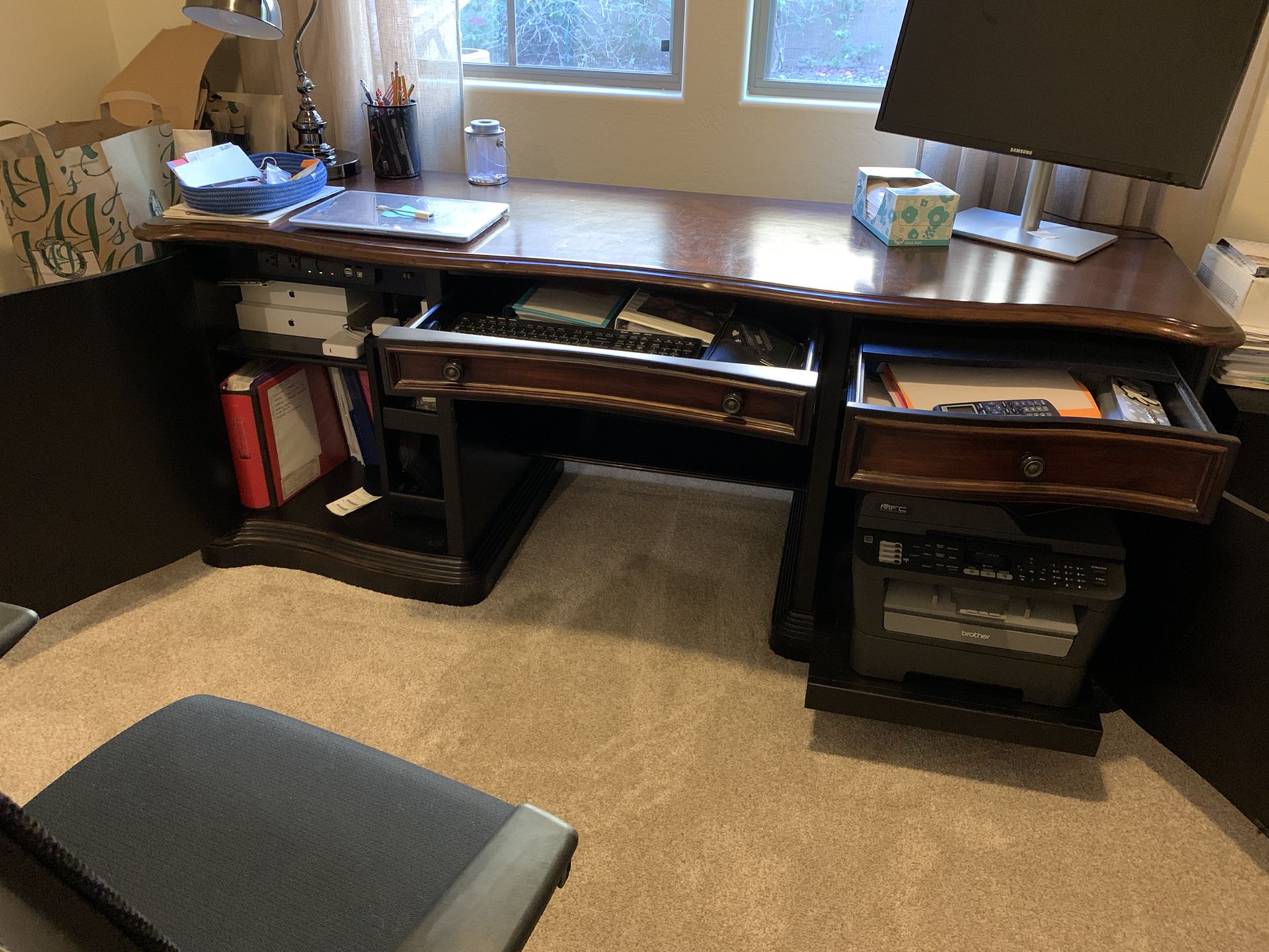 Hooker Furniture. Office Desk.