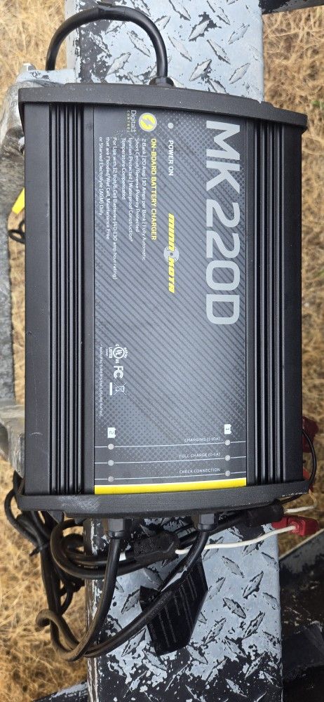 Minkota On board 2 Bank Battery Charger Mk220d