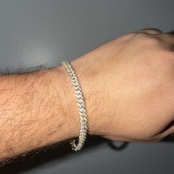 Micro Diamond Prong Cuban Bracelet in Yellow Gold 