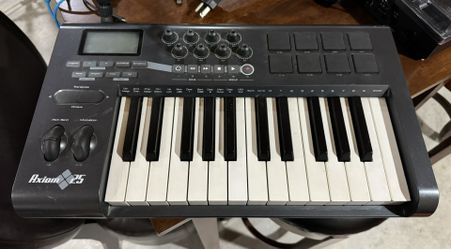 M-audio Axiom25 midi Keyboard