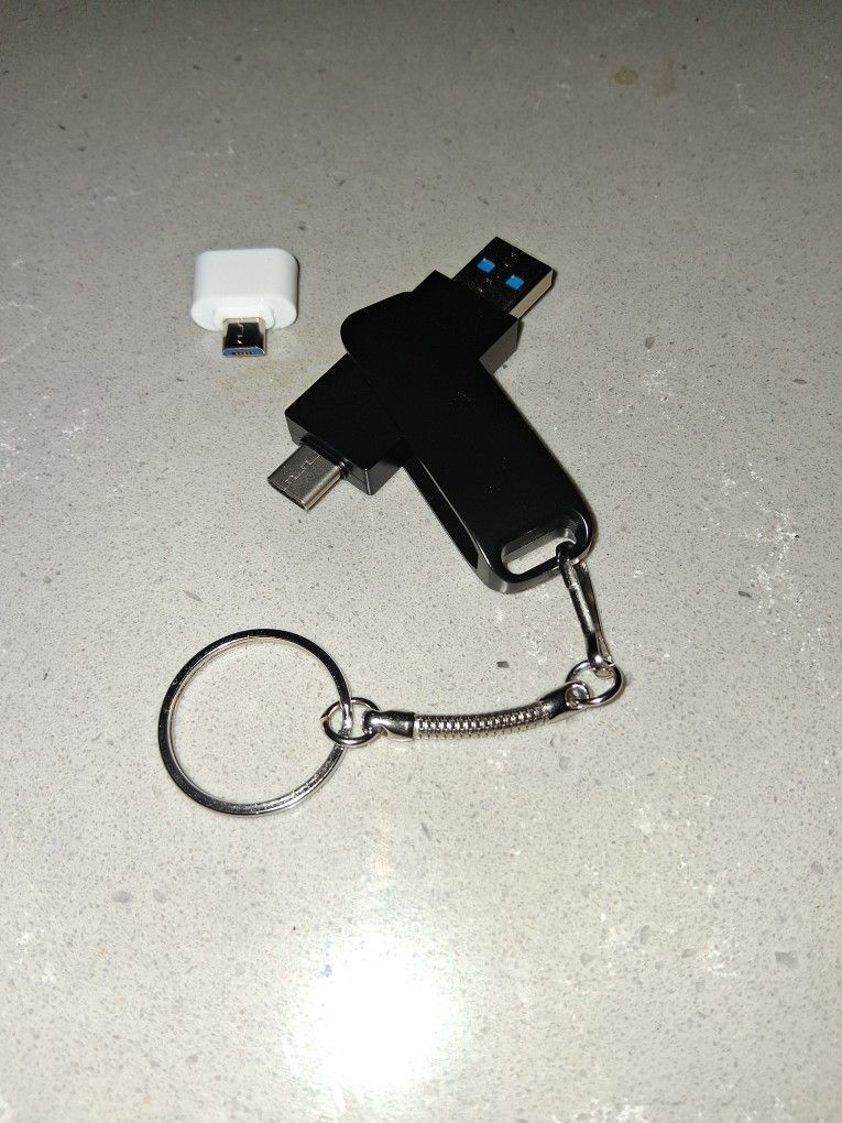 Super Storage 4 Terabyte Flash Drive