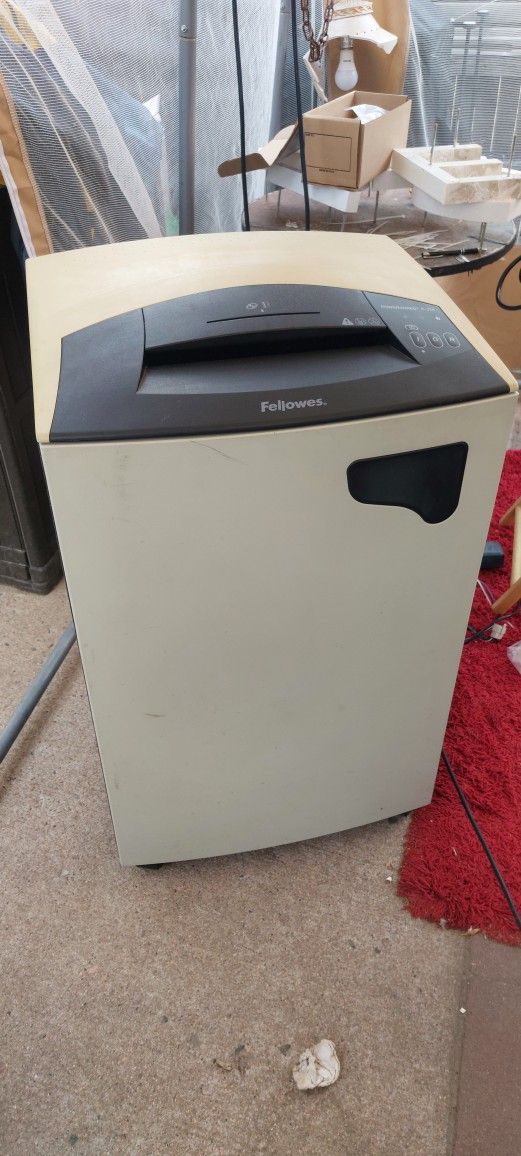 Fellowes Powershred C-320C Confetti Cut Shredder