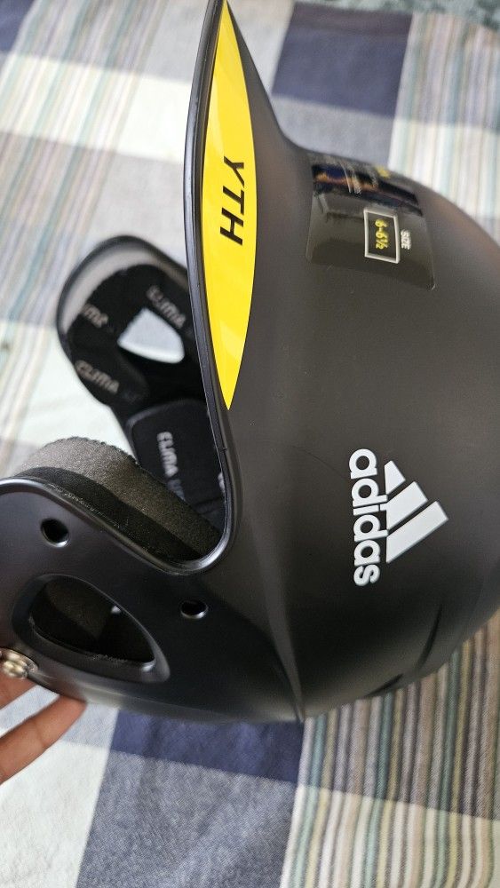 Brand new Kids baseball Captain helmet ⛑️ size 6-6.5