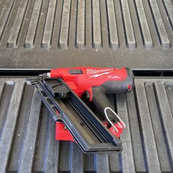Milwaukee M18 FUEL 3-1/2 in. 18-Volt 30-Degree Lithium-Ion Brushless Cordless Framing Nailer (Tool-Only)