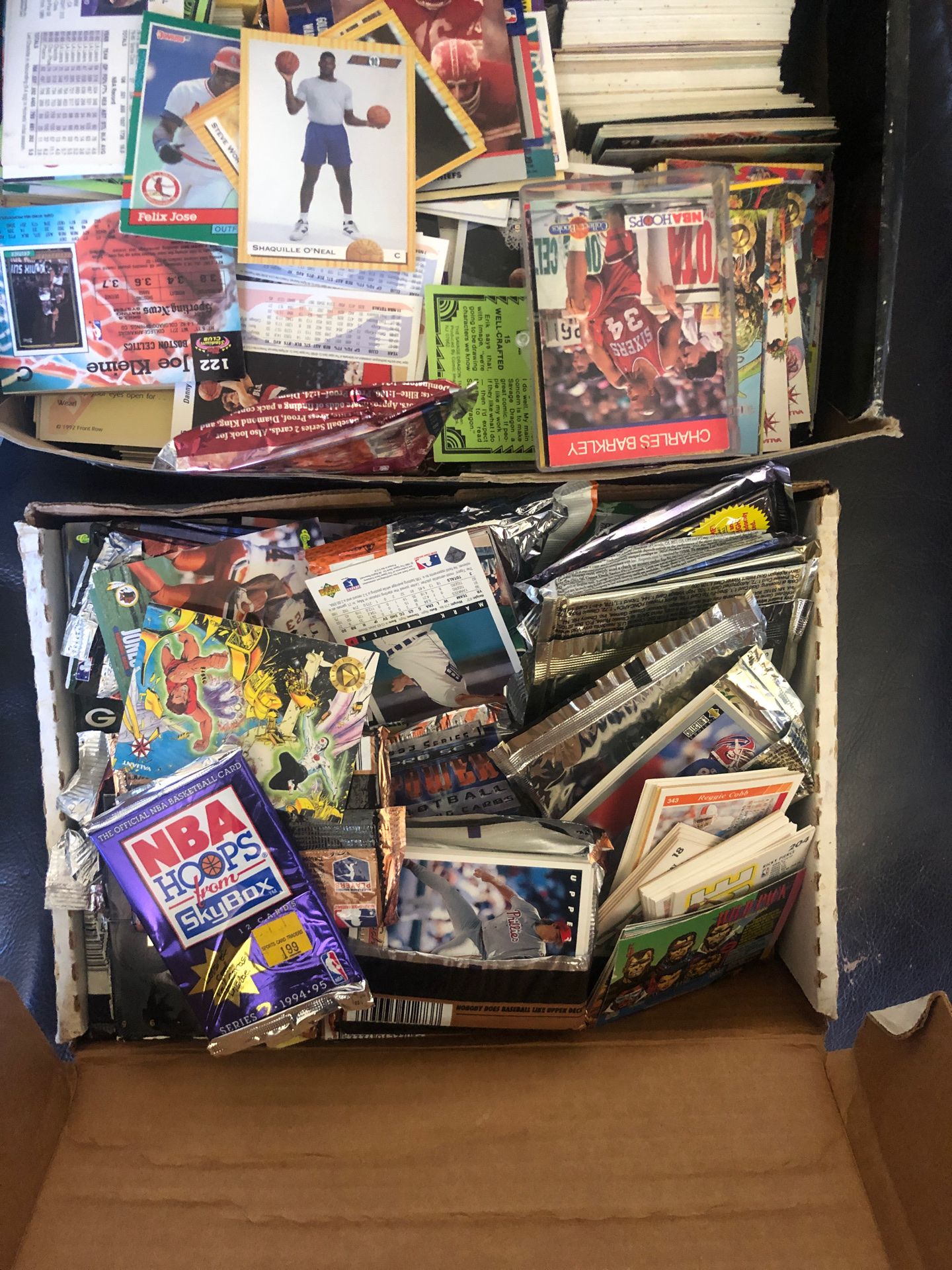 ANY TRADING CARD ENTHUSIASTS, THOUSANDS OF VINTAGE CARDS DATING BACK TO THE 80s