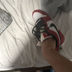 Football Cleats Size 9.5 Looking For Pices 95-115