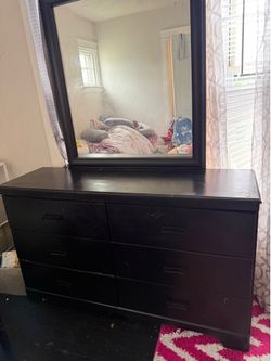 Black dresser & nightstand