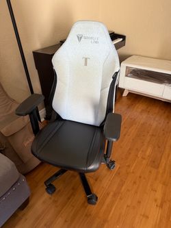 Secretlab TITAN Gaming Chair