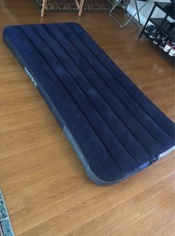 Twin Air Mattress with pump