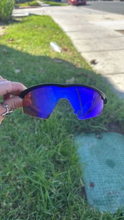Men’s Oakley sunglasses