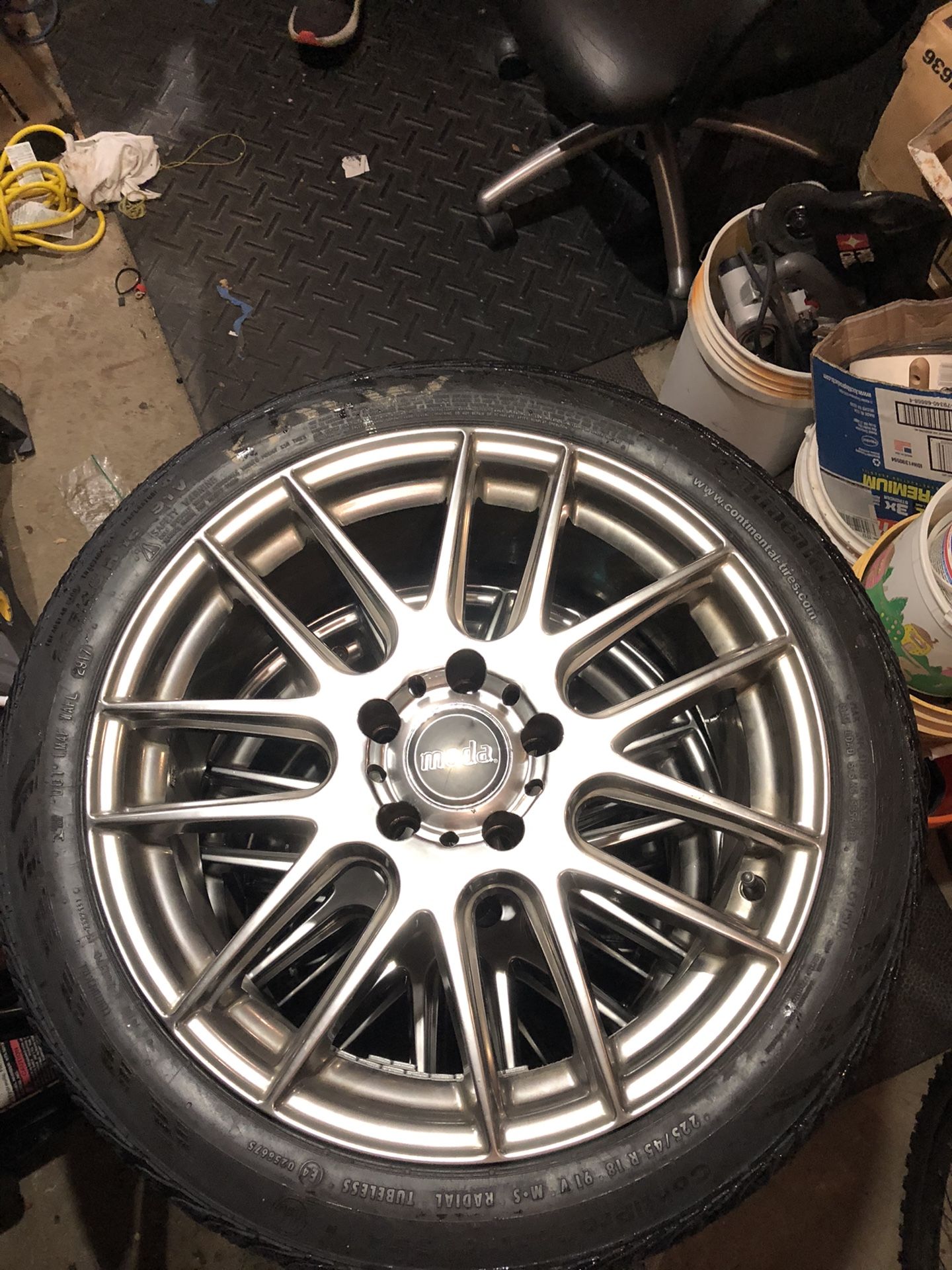 Moda 18” 4 set comes with tires